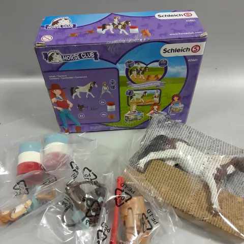 BOXED SCHLEICH HORSE CLUB SET - 42441