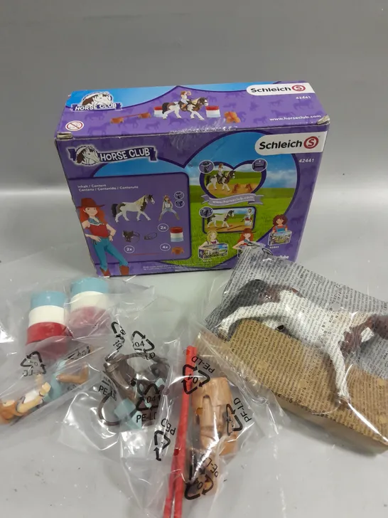 BOXED SCHLEICH HORSE CLUB SET - 42441