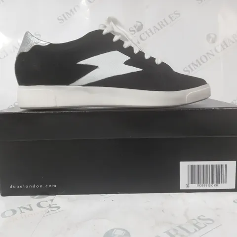 BOXED PAIR OF DUNE LONDON ENERGISED LIGHTNING BOLT TRAINERS IN BLACK/WHITE SIZE 6