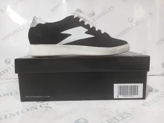 BOXED PAIR OF DUNE LONDON ENERGISED LIGHTNING BOLT TRAINERS IN BLACK/WHITE SIZE 6