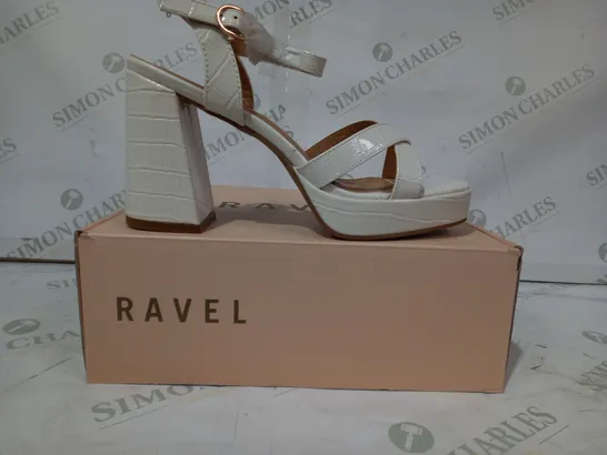 BOXED PAIR OF RAVEL OPEN TOE BLOCK HEELS IN WHITE UK SIZE 6