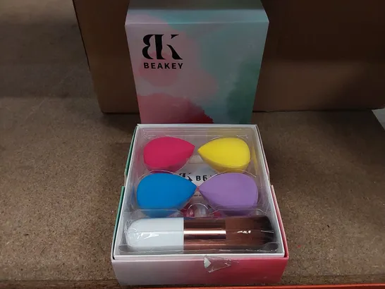 BOX OF APPROXIMATELY 33X BRAND NEW MAKEUP SPONGE SETS (1 BOX)