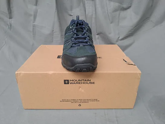 BOXED PAIR OF MOUNTAIN WAREHOUSE OUTDOOR III WALKING SHOES IN GREEN/BLUE UK SIZE 9