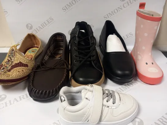 9 PAIRS OF ASSORTED FOOTWEAR TO INCLUDE; FASHION, E-VIE ANGEL AND BABY BODEN