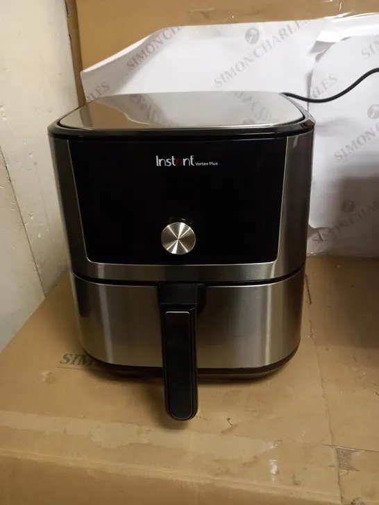 INSTANT BRANDS VORTEX 6 PLUS AIR FRYER