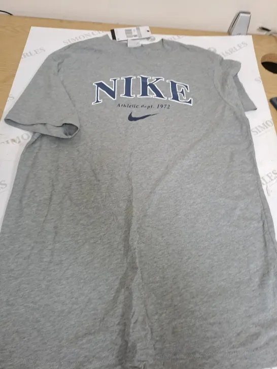 NIKE LIGHT GREY T-SHIRT SIZE XS 