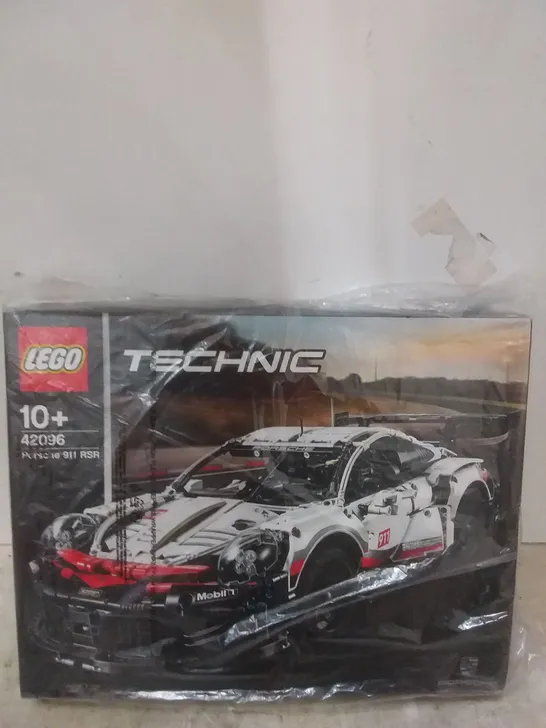 BOXED LEGO TECHNIC PORSCHE 911 RSR 