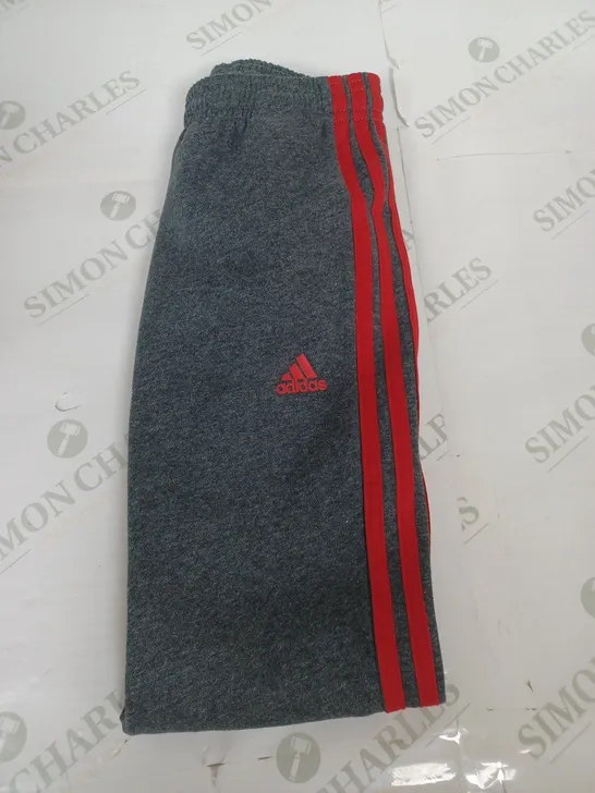 KIDS ADIDAS ORIGINAL TRACKSUIT BOTTOMS 6-7 YEARS