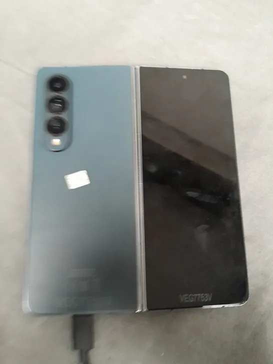 SAMSUNG GALAXY Z FOLD4  - 256GB