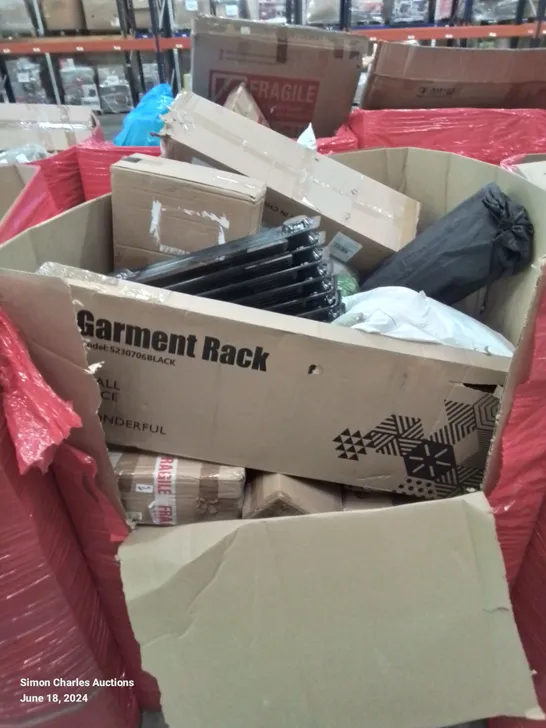 PALLET OF HOUSEHOLD ITEMS AND CONSUMER GOODS TO INCLUDE: CAT LITTER TRAY, VARIOUS PILLOWS, RADIATOR, GARMENT RACK, ETC.