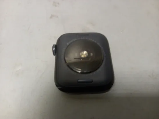 APPLE WATCH SE (40mm) (NO STRAP)