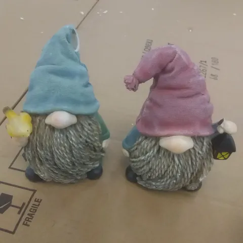 BOXED PAIR OF LED GNOMES FIGURES