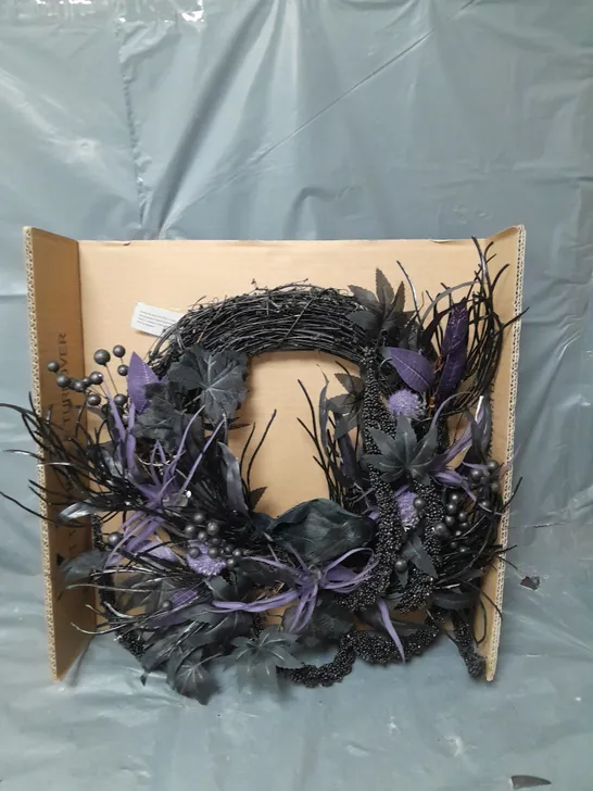 BOXED CROW WREATH WITH THISTLES RRP £25.99