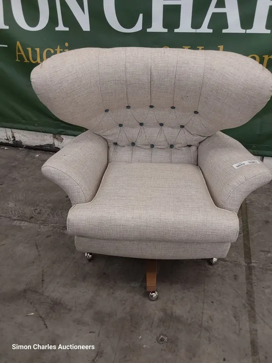 QUALITY BRITISH DESIGNER G PLAN VINTAGE WINGED SWIVEL CHAIR NATURAL FABRIC 