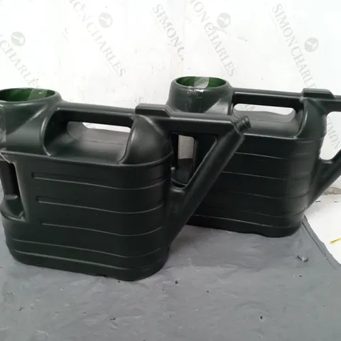 2X GARDEN WATERING CAN IN GREEN 