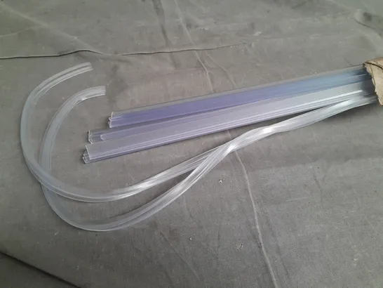 LOT OF CLEAR PLASTIC TRIMMING - APPROXIMATE LENGTH 180cm