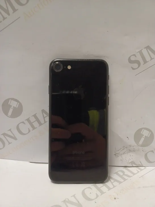 APPLE IPHONE 7 IN BLACK