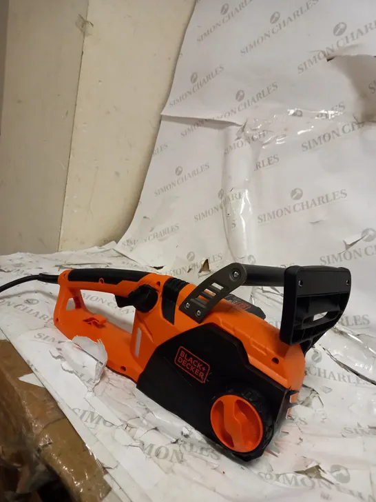 BLACK = DECKER CS2245 2200W CHAINSAW 