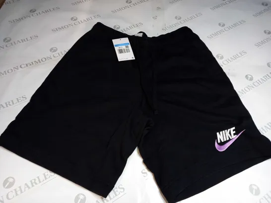 NIKE STANDARD FIT AT KNEE LENGTH TRACKSUIT SHORTS IN BLACK - MEDIUM