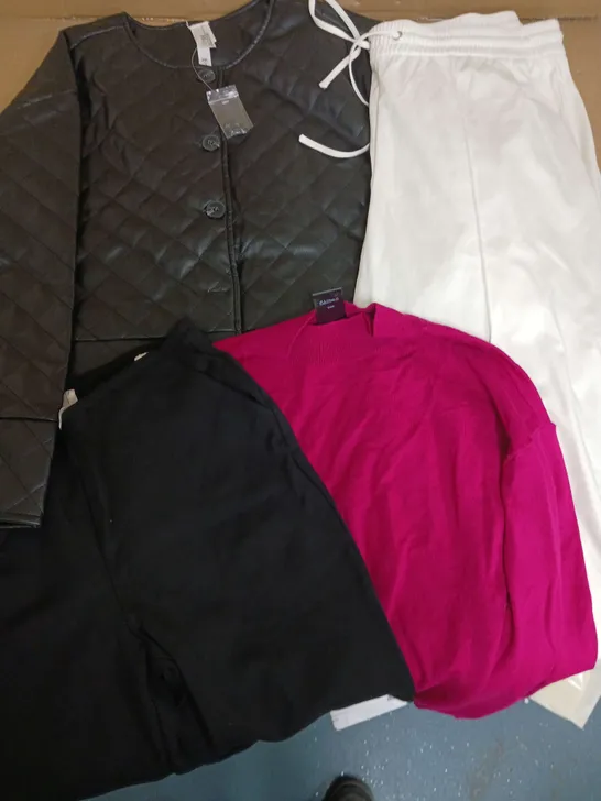 LOT OF 15 ASSORTED CLOTHING ITEMS TO INCLUDE KIM & CO SWING COAT, CRYSTAL KOBE KNITTED SWEATSHIRT AND WYNNE LADIES PU JACKET - VARIOUS SIZES