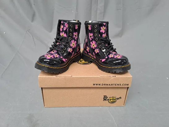 BOXED PAIR OF DR MARTENS KIDS 1460 T BOOTS IN BLACK W. PINK FLORAL PRINT UK SIZE 6