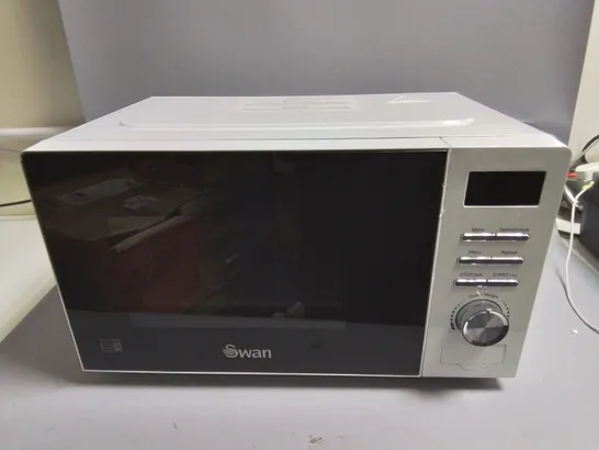 SWAN 20L 700W DIGITAL MICROWAVE- WHITE RRP £64