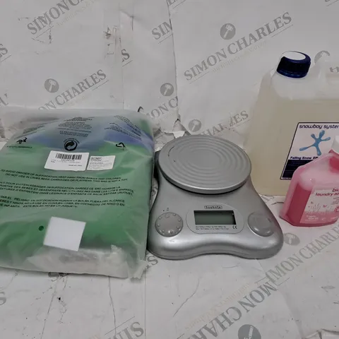 LARGE BOX OF ASSORTED HOUSEHOLD ITEMS TOO INCLUDE CLEANING PRODUCTS , SCALES AND BAGS 