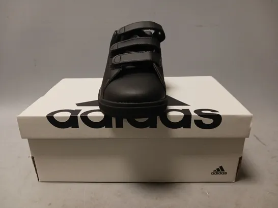 BOXED PAIR OF ADIDAS BASE 2.0 KIDS SHOES IN BLACK UK SIZE 13