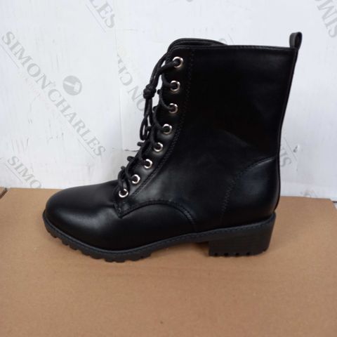 PAIR OF BOOTS (BLACK LEATHER), SIZE 6 UK