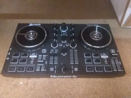 NUMARK PARTY MIX II DJ CONTROLLER/DJ SET