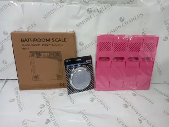 APPROXIMATELY 10 ASSORTED ITEMS TO INCLUDE BATHROOM SCALE, INTERIOR ROOF LED LIGHT, MAGAZINE HOLDER ETC. 