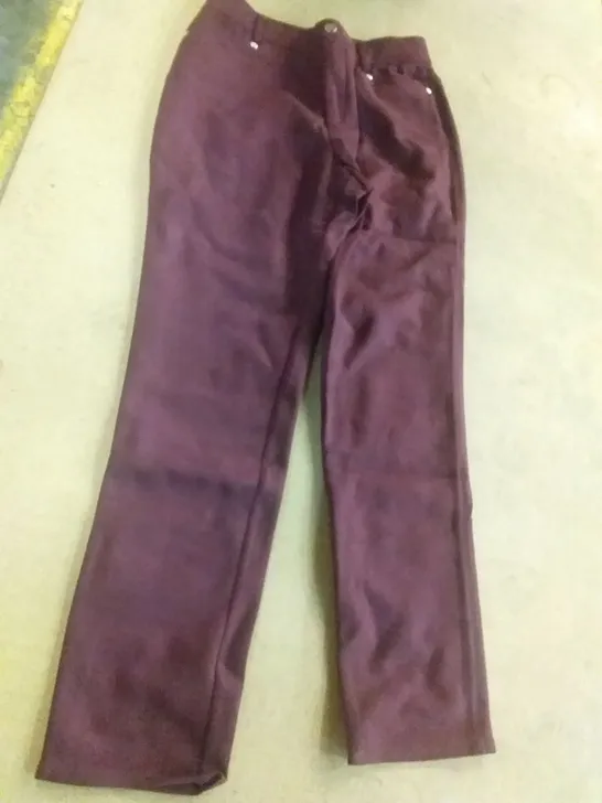 BOX OF APPROXIMATELY 16 MARLA WYNNE STRETCH FAUX SUEDE JEANS BURGUNDY - SIZE 8