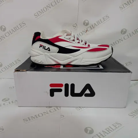 FILA V94M LOW WHITE NAVY RED LEATHER LACE UP MENS TRAINERS - UK 11