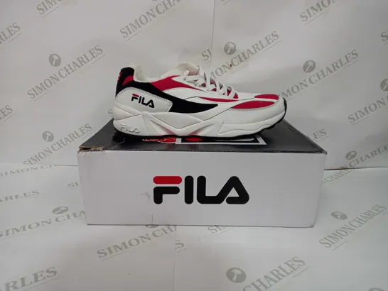 FILA V94M LOW WHITE NAVY RED LEATHER LACE UP MENS TRAINERS - UK 11