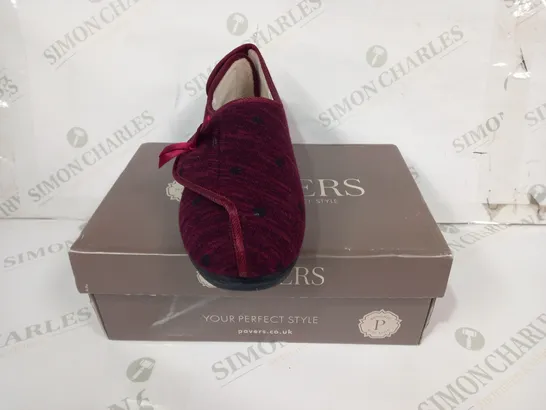 BOXED PAIR OF PAVERS VELCRO STRAP SHOES IN BURGUNDY UK SIZE 6