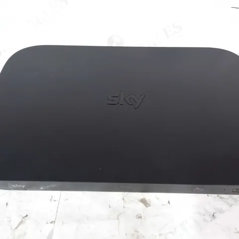 SKY Q BOX