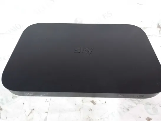 SKY Q BOX