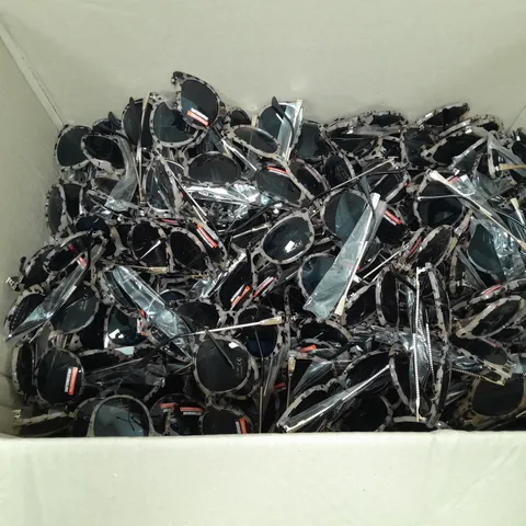 LARGE QUANITY OF ASSORTED SUNGLASSES