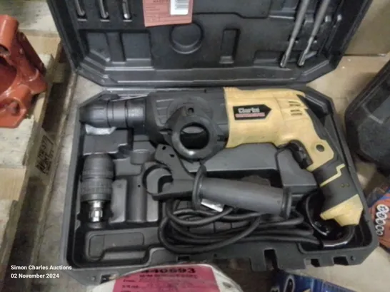 BOX OF MIXED TOOLS TO INCLUDE: SDS IMPACT HAMMER DRILL, 18V NAILER/STAPLER, 2 TONNE TROLLEY JACK, 20 TONNE BOTTLE JACK ETC.