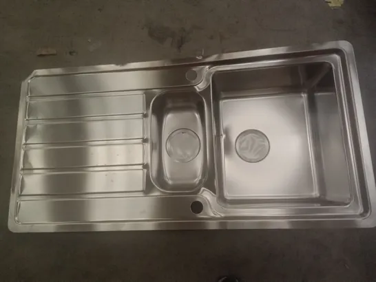 STAINLESS STEEL KITCHEN SINK + DRAINER