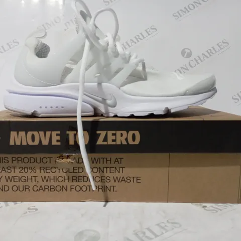BOXED PAIR OF NIKE AIR BRS 1000 SHOES IN WHITE UK SIZE 8