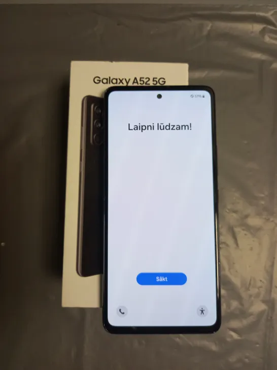 BOXED SAMSUNG GALAXY A52 5G IN BLACK