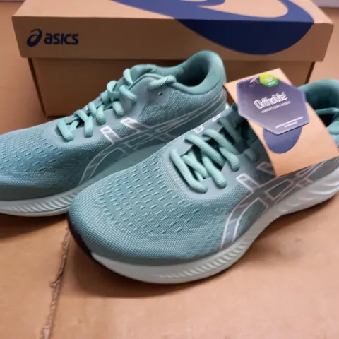 BOXED BRAND NEW GEL-EXCITE WOMENS TRAINERS IN GREEN/WHITE - UK 6