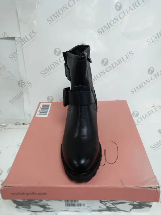 MODA CORNELIA BIKER BOOTS IN BLACK SIZE 5 