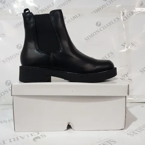 BOXED PAIR OF TRUFFLE COLLECTION ANKLE BOOTS IN BLACK UK SIZE 8