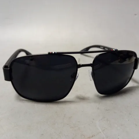 BOXED PRADA SUNGLASSES IN BLACK (60113)