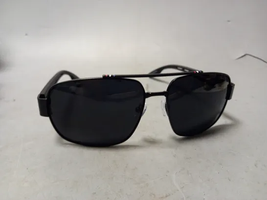 BOXED PRADA SUNGLASSES IN BLACK (60113)