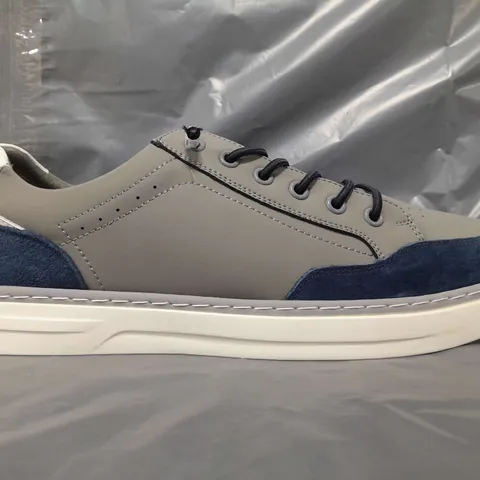 BOXED PAIR OF PAVERS SHOES IN GREY/NAVY SIZE 11