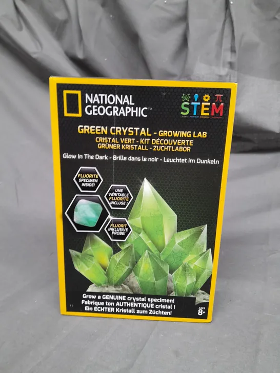 NATIONAL GEOGRAPHIC GREEN CRYSTAL GROWING LAB