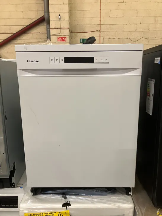 HISENSE HS622E90WUK FREESTANDING STANDARD DISHWASHER WHITE - UNPROCESSED RAW RETURN